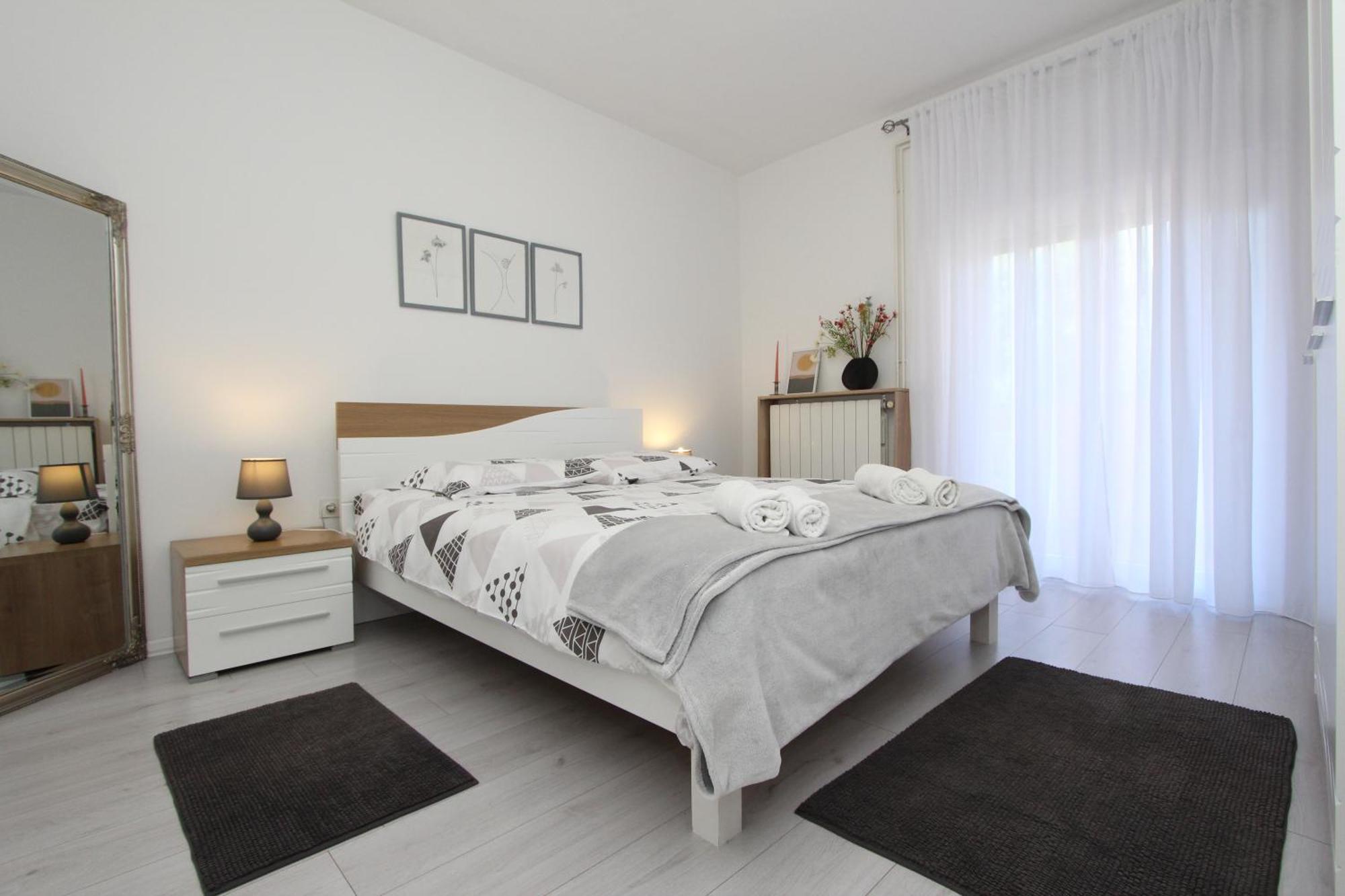 Rozi Apartment *