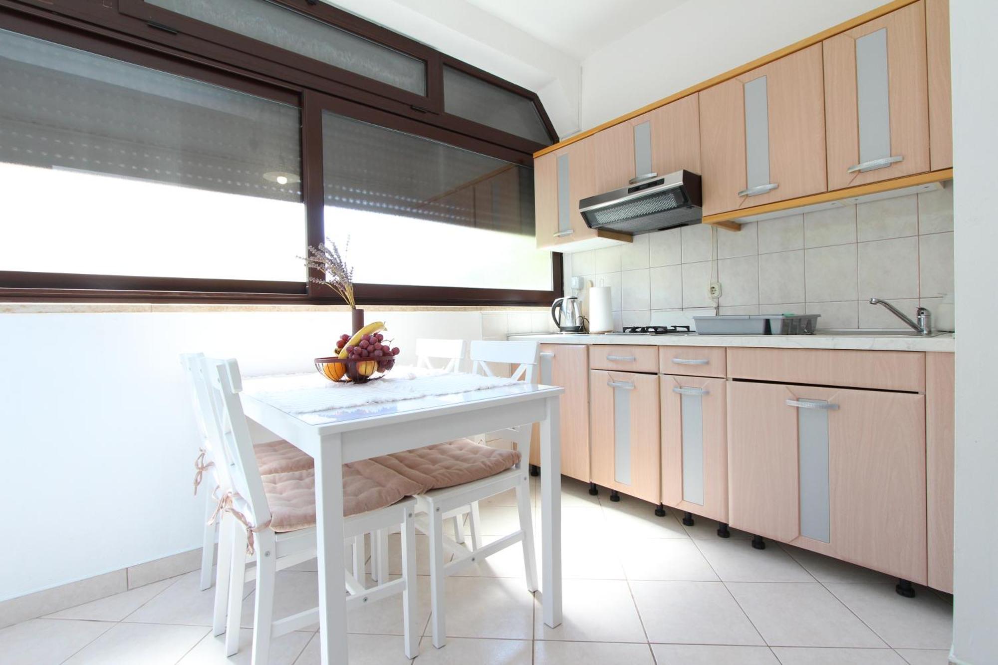 Rozi Apartment